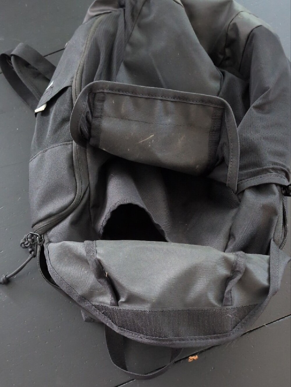Nike Black Soccer Backpack with rain cover - Picture 6 of 7